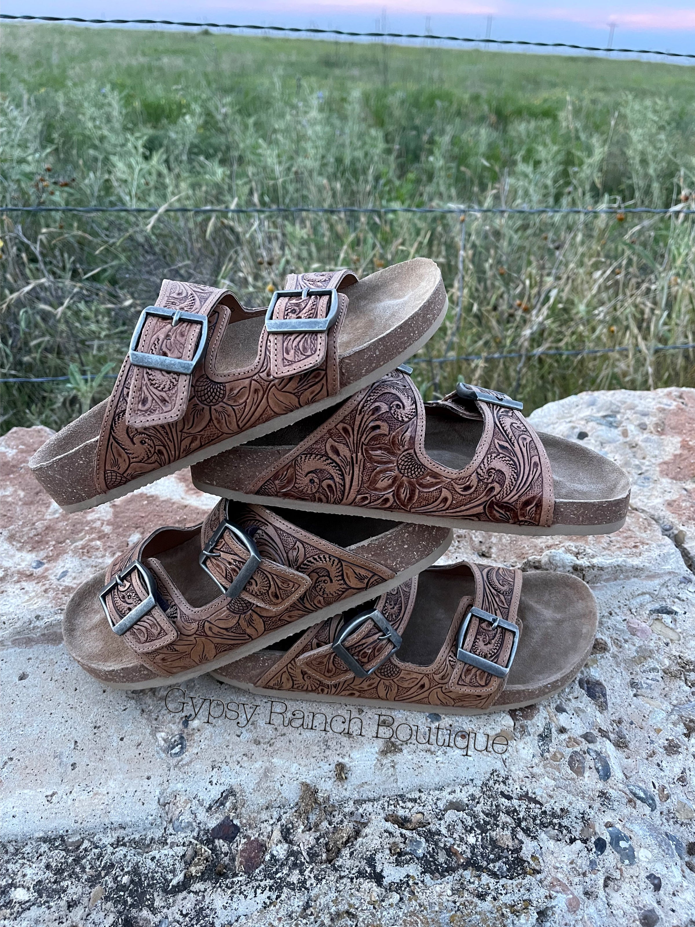 Braelynn sandal sales