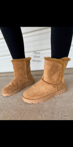 Colorado Tan Fur Boots